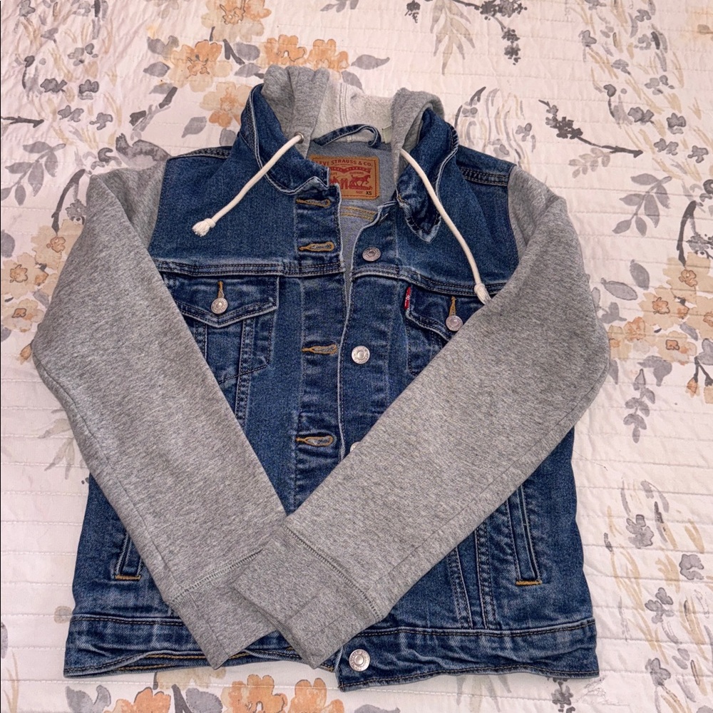 Levi’s denim jacket 
In a very good condition